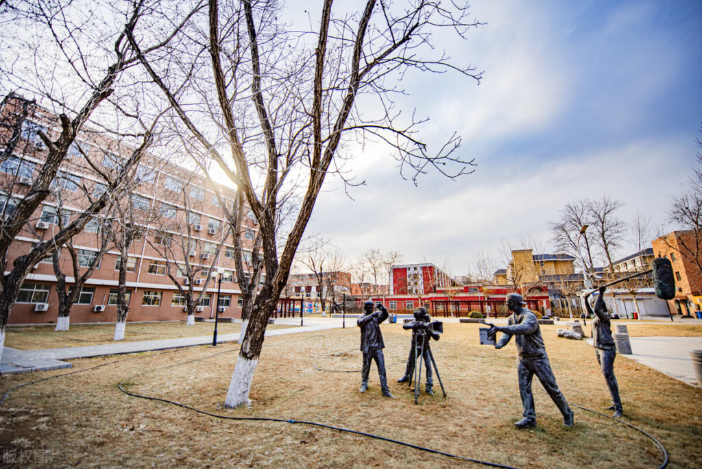 学高铁乘务有哪些学校_高考低分可以报的乘务学校