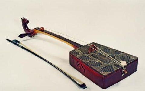 马头琴的由来_问世传奇造型及演奏独特造型演奏方法