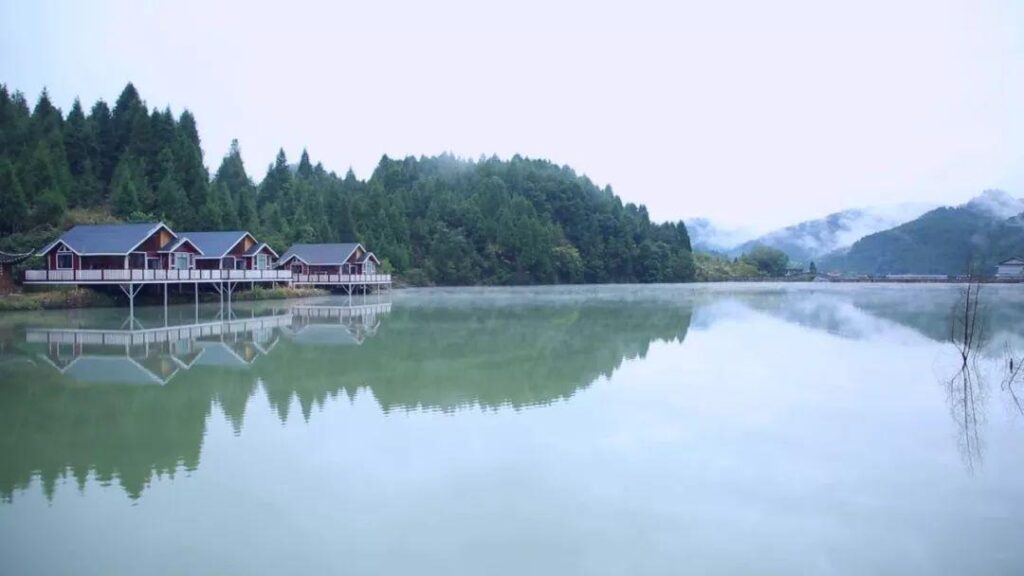 吉首哪里有住宿比较便宜又安全的地方？去湘西玩住宿推荐